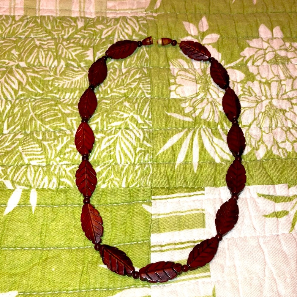 Vintage wooden leaf choker necklace